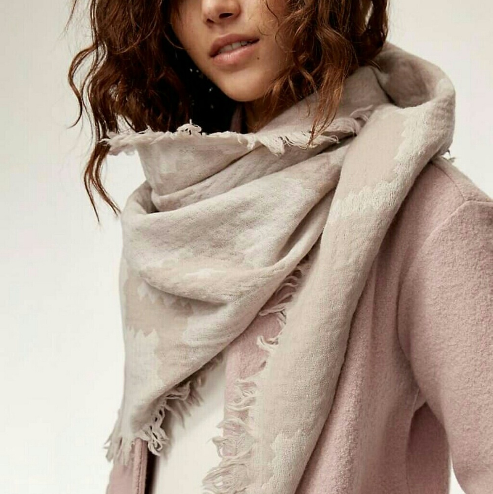New Aritzia Wool Triangle Scarf